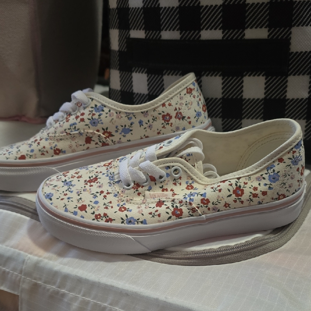 Vans Kids Sneakers - Floral White with Red and Blue